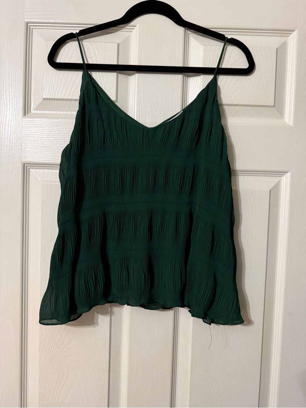She + Sky Dark Emerald Textured V-Neck Spaghetti Strap Cami
